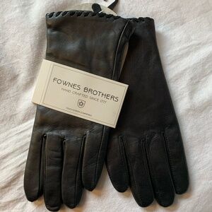 Fownes Brothers women's black genuine leather gloves